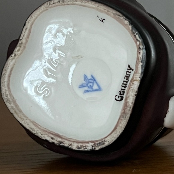 GOEBEL FRIAR TUCK MONK PORCELAIN TOBY JUG PITCHER & SALT PEPPER SHAKERS - Picture 8 of 11